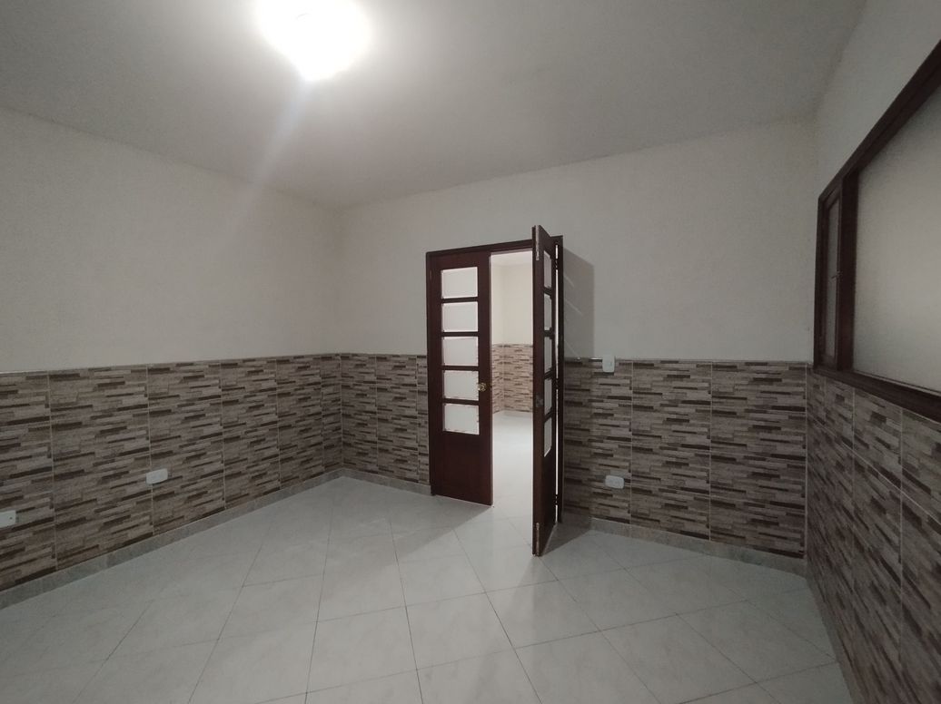 Casa de 6 alcobas en venta en San Fernando Occidental, Bogotá, 297 m² · foto 7 de 20