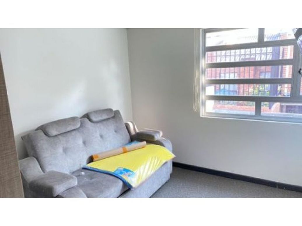 Casa de 4 alcobas en venta en Modelia, Bogotá, 330 m² · foto 6 de 10