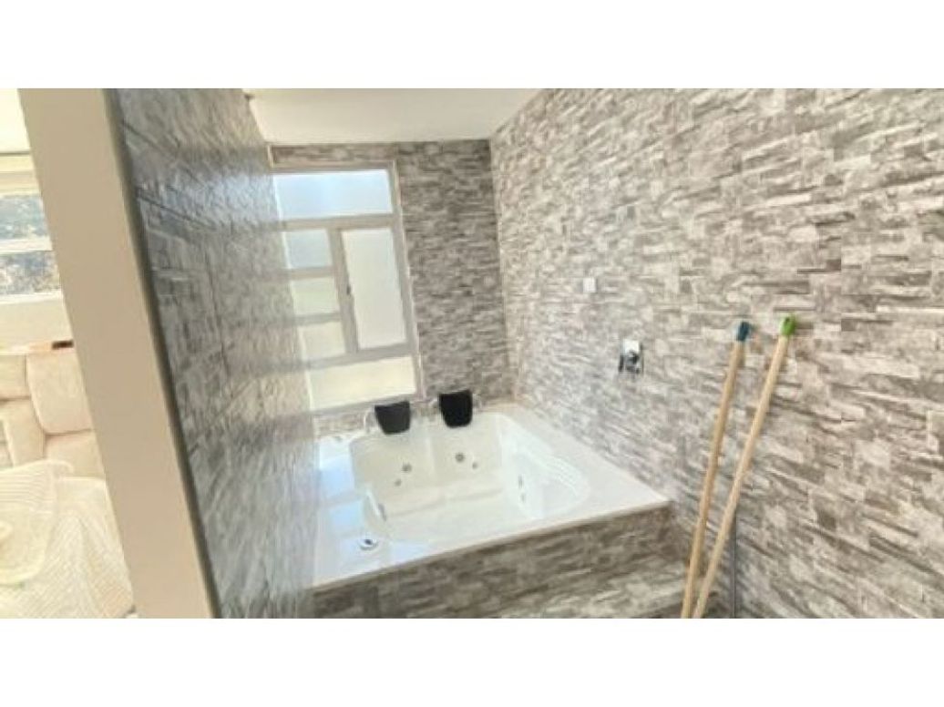 Casa de 4 alcobas en venta en Modelia, Bogotá, 330 m² · foto 5 de 10
