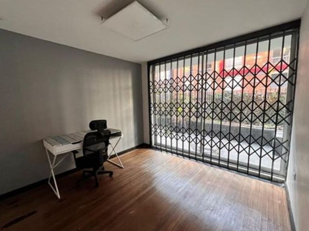 Casa de 6 alcobas en venta en Pardo Rubio, Bogotá, 480 m² · foto 13 de 20