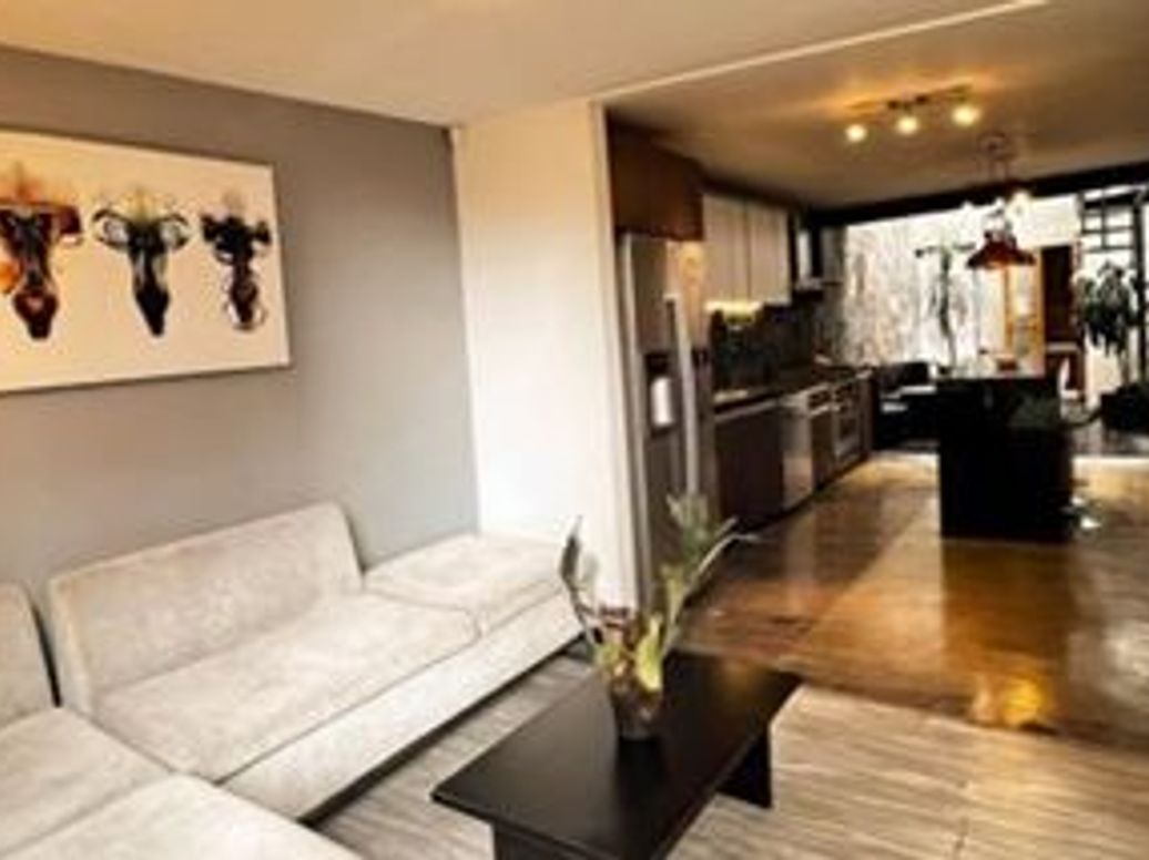 Casa de 6 alcobas en venta en Pardo Rubio, Bogotá, 480 m² · foto 3 de 20