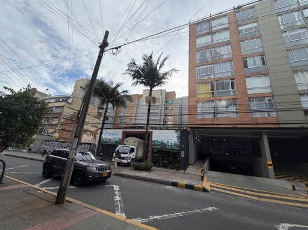 Apartaestudio en venta en Chapinero, Bogotá, 30 m² · foto 2 de 15