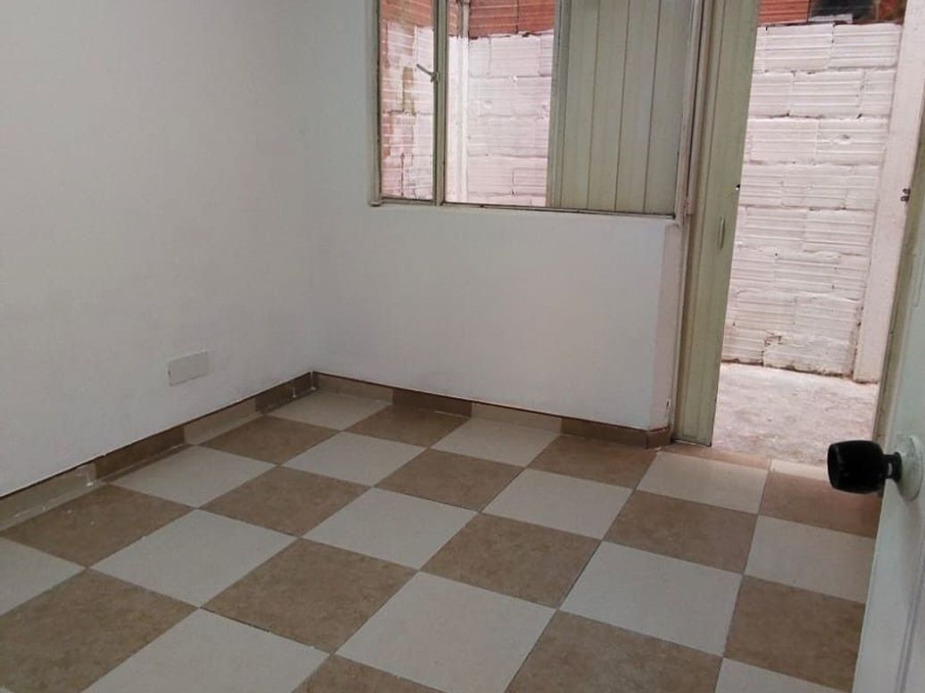 Casa de 5 alcobas en venta en La Caniza, Bogotá, 234 m² · foto 9 de 20