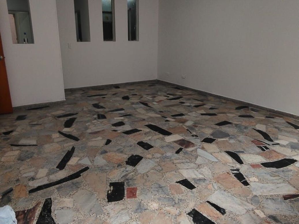 Casa de 5 alcobas en venta en La Caniza, Bogotá, 234 m² · foto 3 de 20
