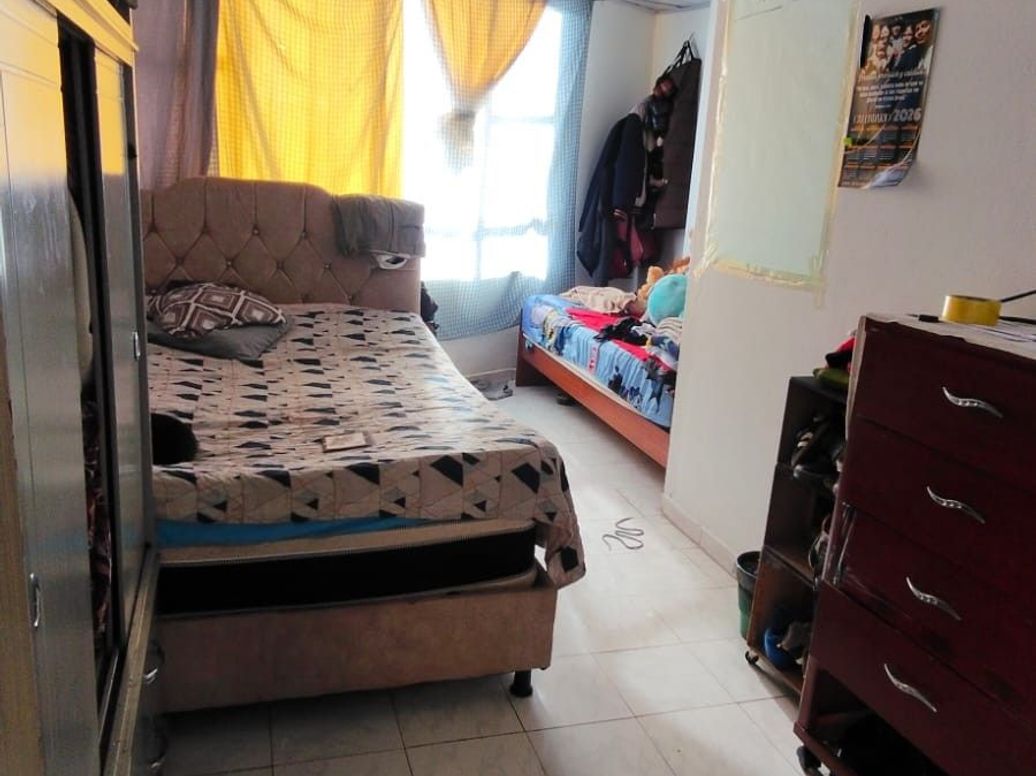 Casa de 10 alcobas en venta en Marly, Bogotá, 315 m² · foto 7 de 12