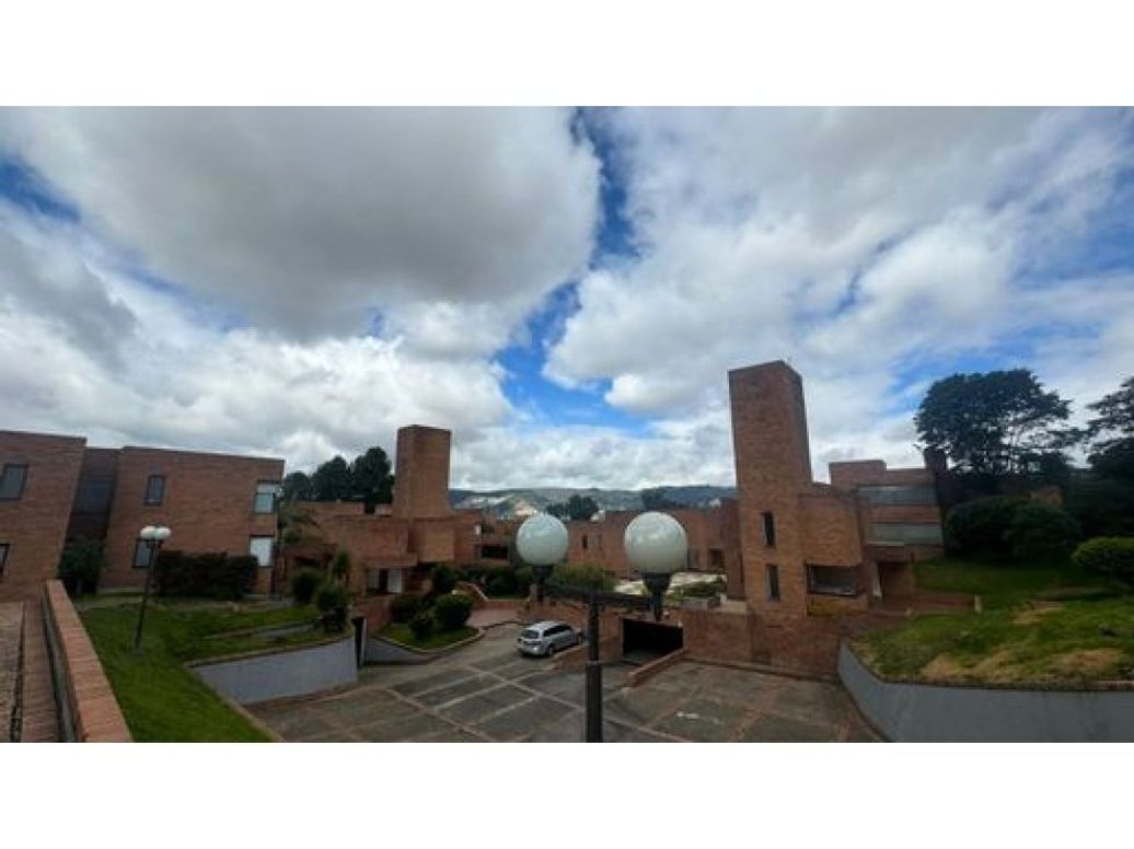 Apartamento de 3 alcobas en venta en Cerros De Suba, Bogotá, 300 m² · foto 18 de 20