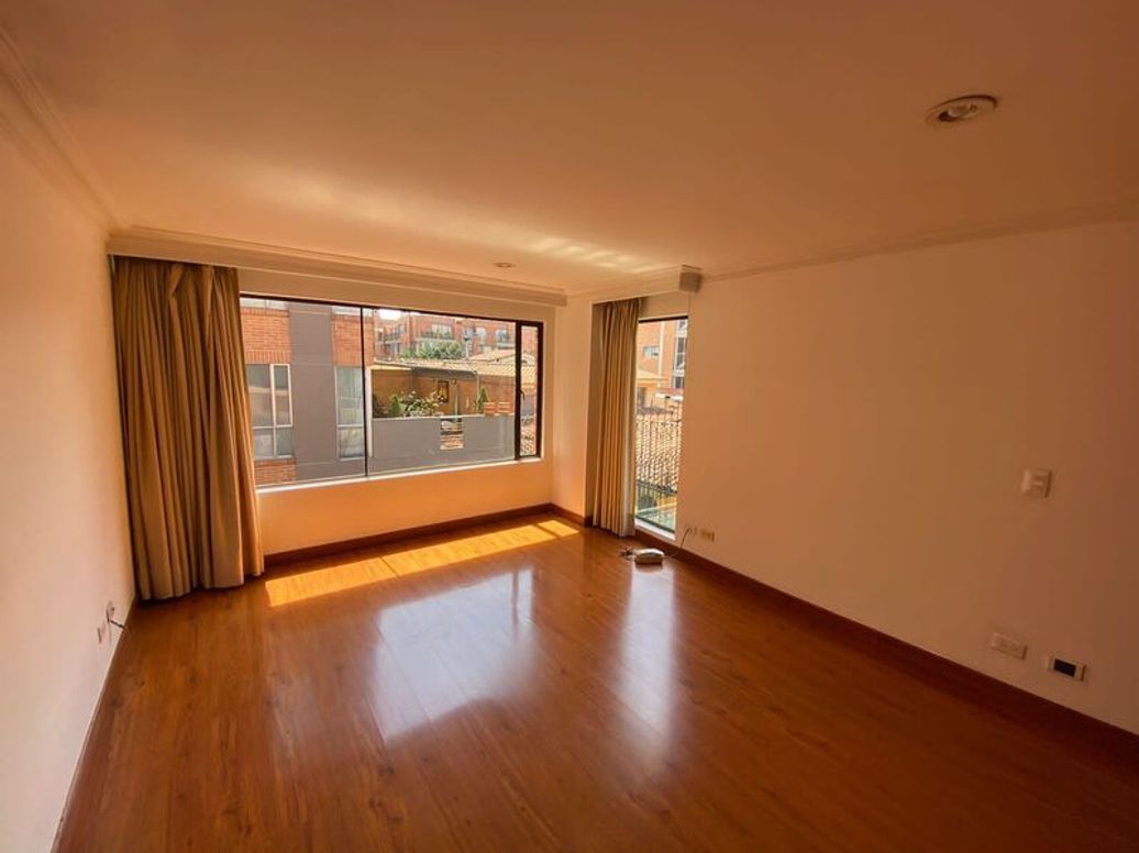 Apartamento de 3 alcobas en venta en Santa Bibiana, Bogotá, 105 m² · foto 2 de 14