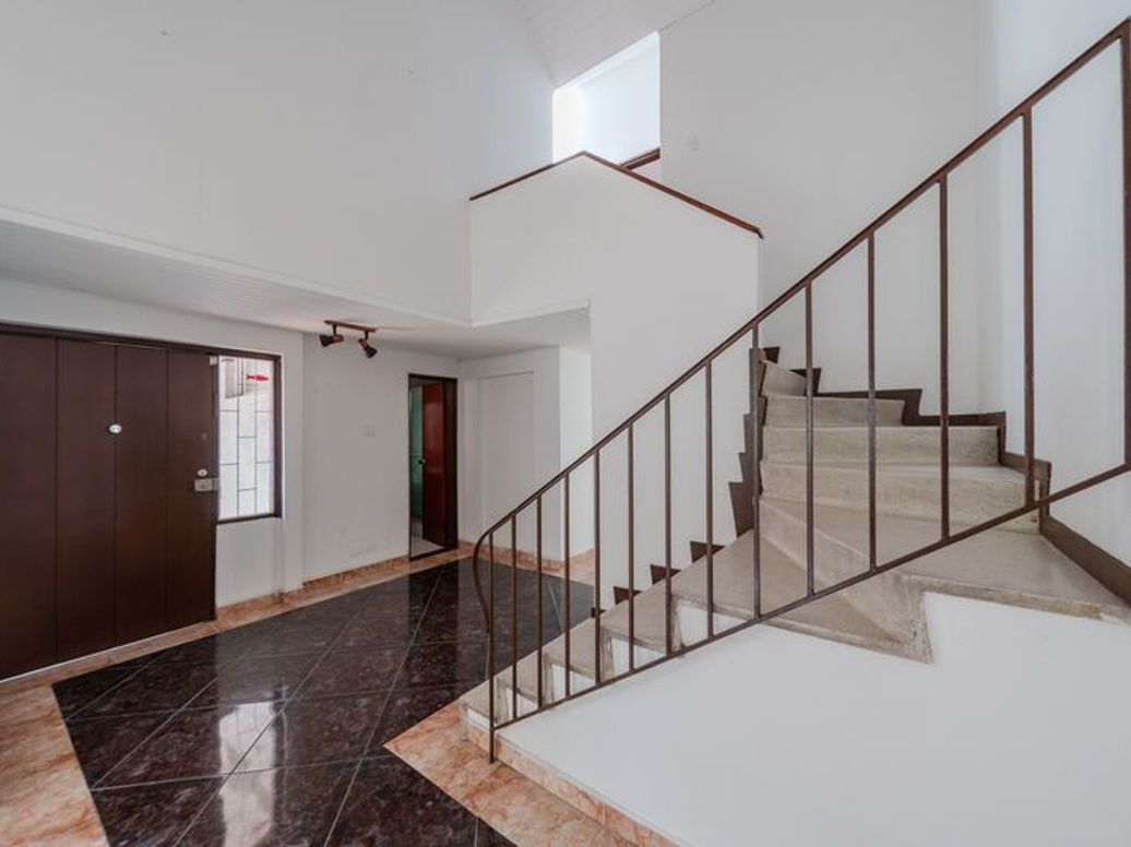 Casa de 4 alcobas en venta en Estoril, Bogotá, 248 m² · foto 5 de 20