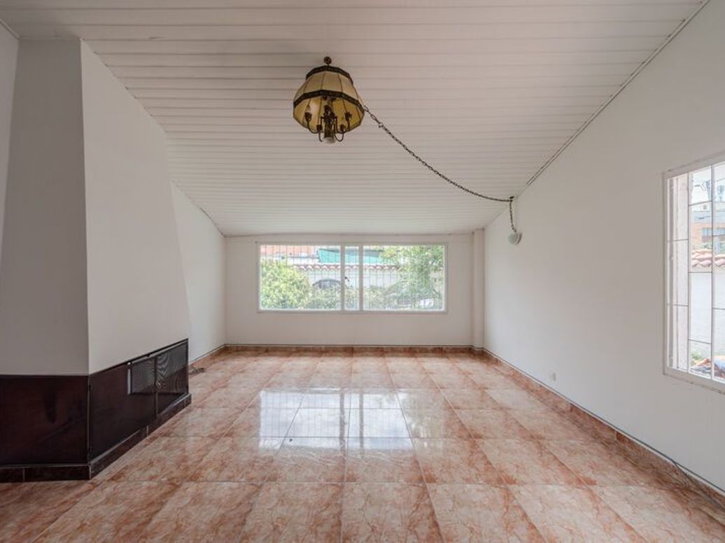 Casa de 4 alcobas en venta en Estoril, Bogotá, 248 m² · foto 2 de 20