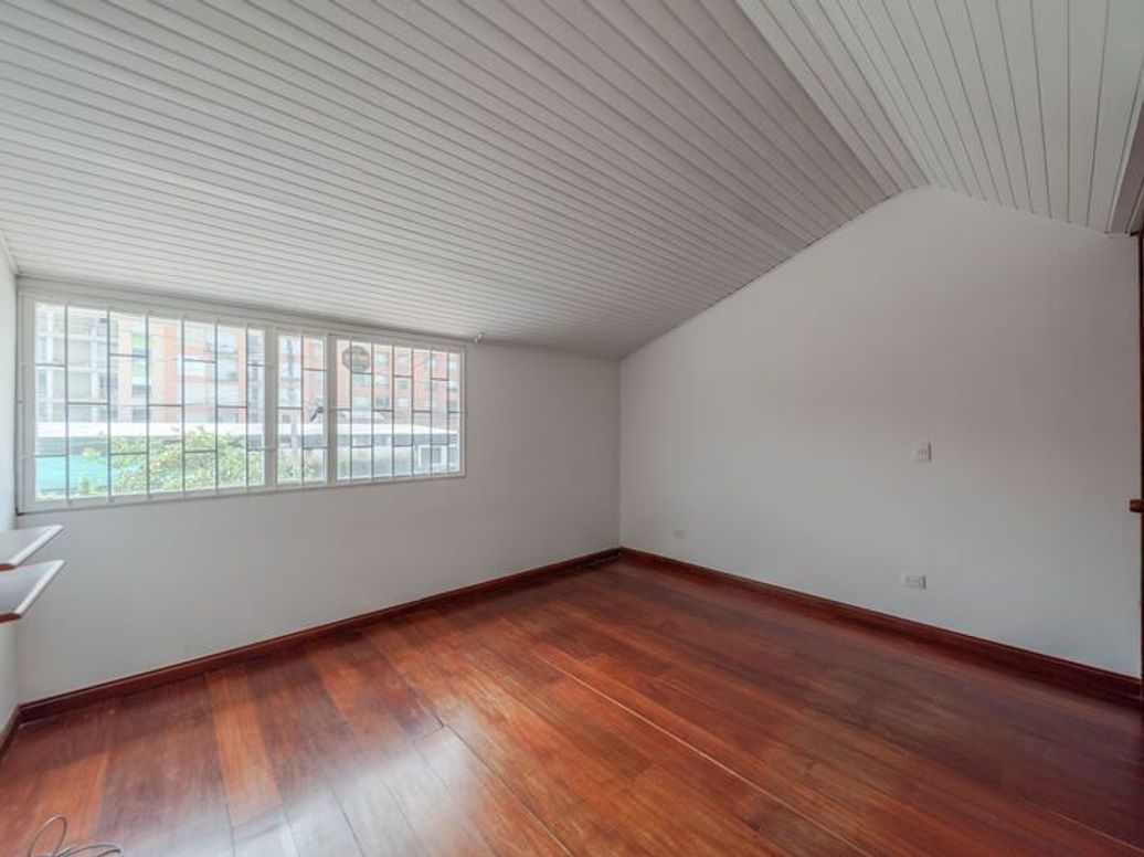 Casa de 4 alcobas en venta en Estoril, Bogotá, 248 m² · foto 16 de 20