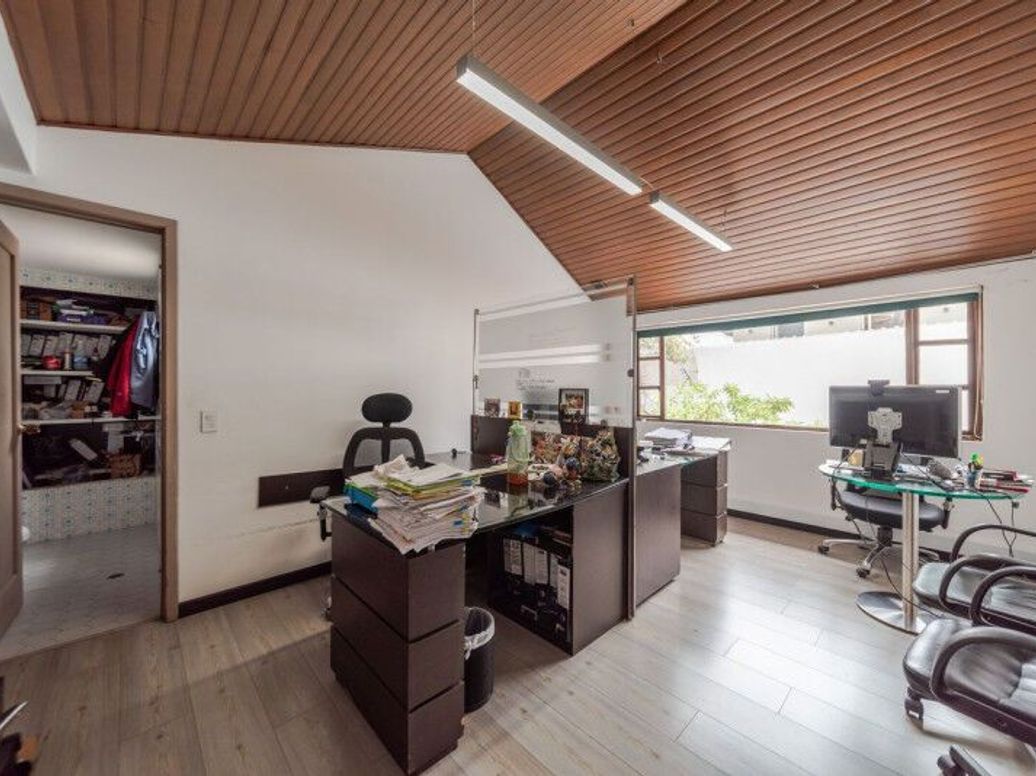 Casa de 8 alcobas en venta en Santa Barbara Occidental, Bogotá, 460 m² · foto 8 de 20