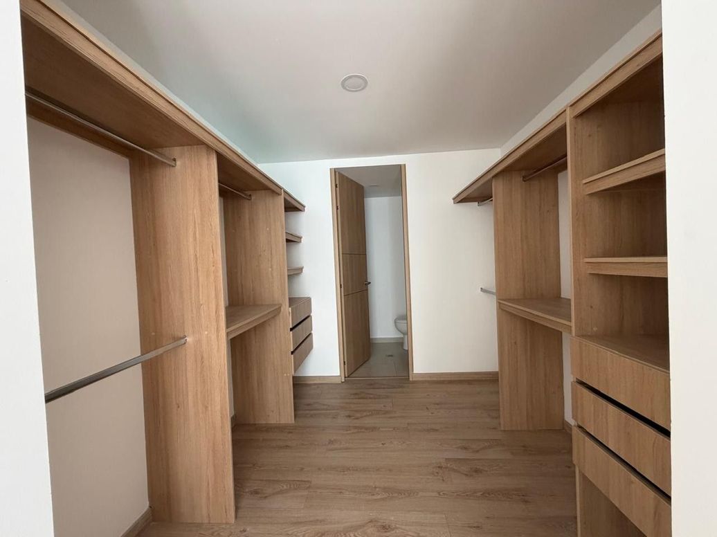 Apartamento de 2 alcobas en venta en El Contador, Bogotá, 89 m² · foto 8 de 12