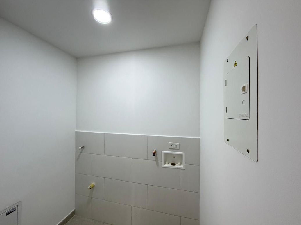 Apartamento de 2 alcobas en venta en El Contador, Bogotá, 89 m² · foto 3 de 12
