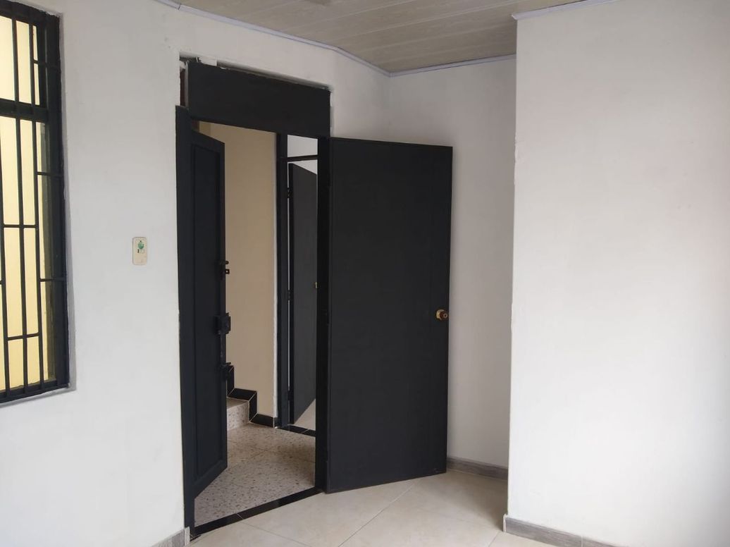 Casa de 6 alcobas en venta en Paris, Bogotá, 140 m² · foto 5 de 14