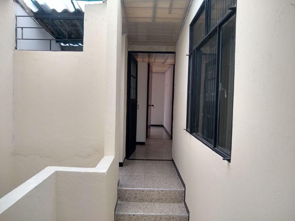 Casa de 6 alcobas en venta en Paris, Bogotá, 140 m² · foto 6 de 14