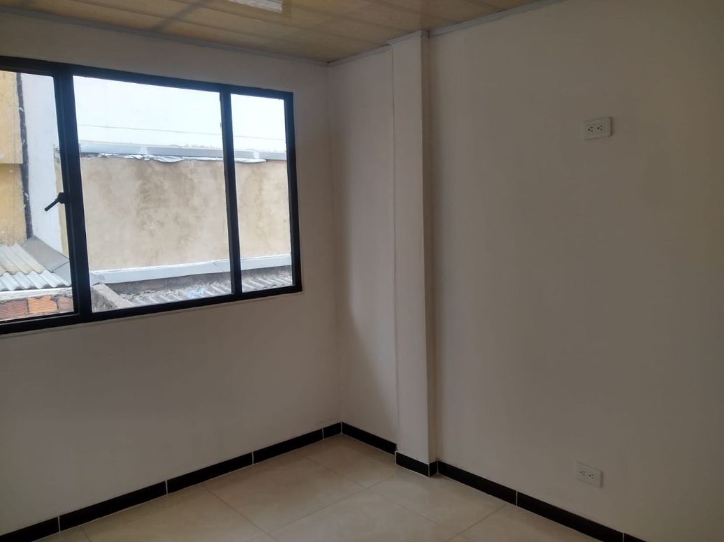 Casa de 6 alcobas en venta en Paris, Bogotá, 140 m² · foto 7 de 14