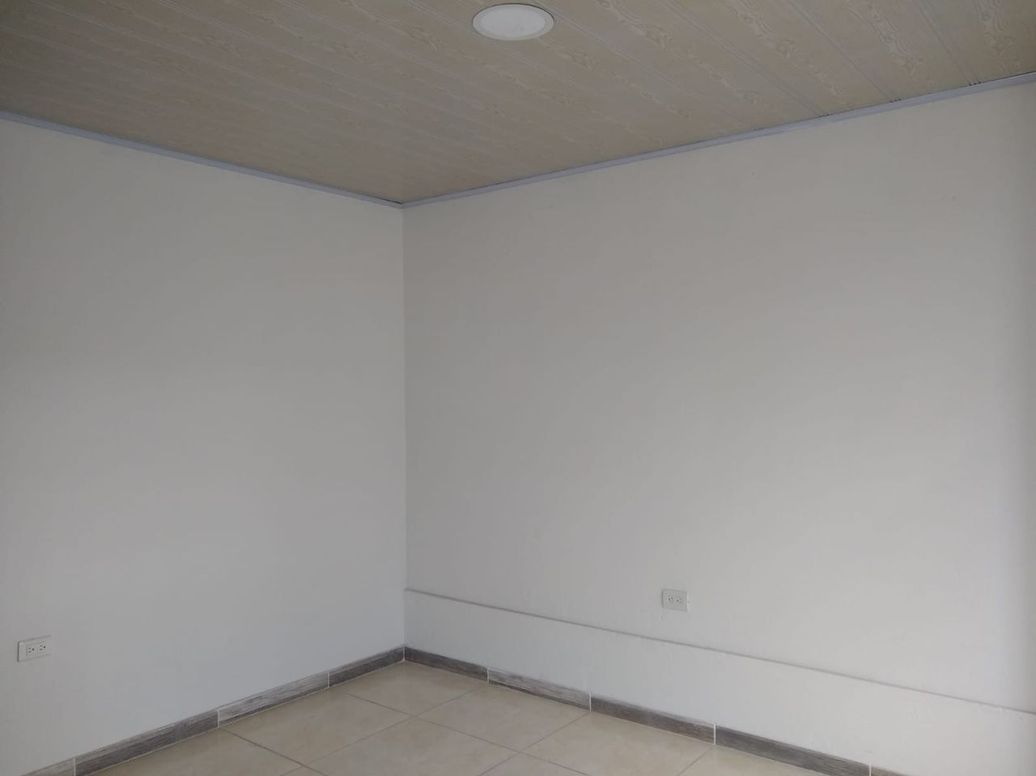 Casa de 6 alcobas en venta en Paris, Bogotá, 140 m² · foto 8 de 14