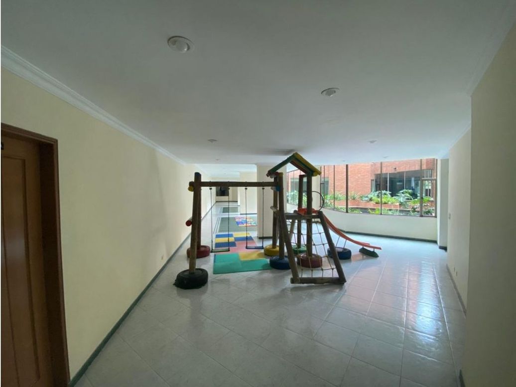 Apartamento de 4 alcobas en venta en La Carolina, Bogotá, 240 m² · foto 9 de 20