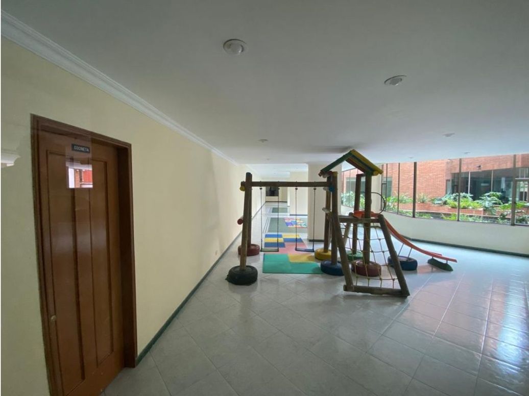 Apartamento de 4 alcobas en venta en La Carolina, Bogotá, 240 m² · foto 10 de 20