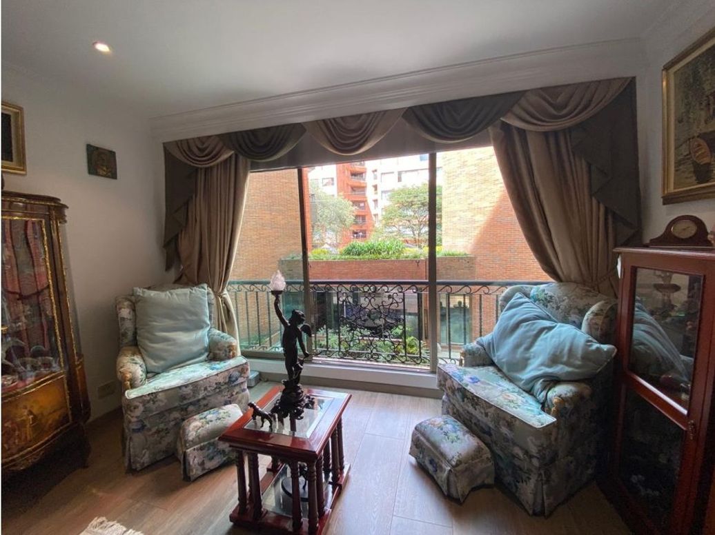 Apartamento de 4 alcobas en venta en La Carolina, Bogotá, 240 m² · foto 17 de 20