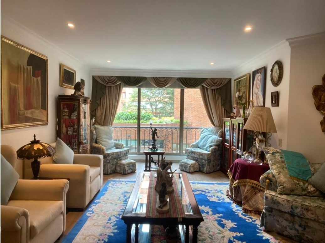 Apartamento de 4 alcobas en venta en La Carolina, Bogotá, 240 m² · foto 18 de 20