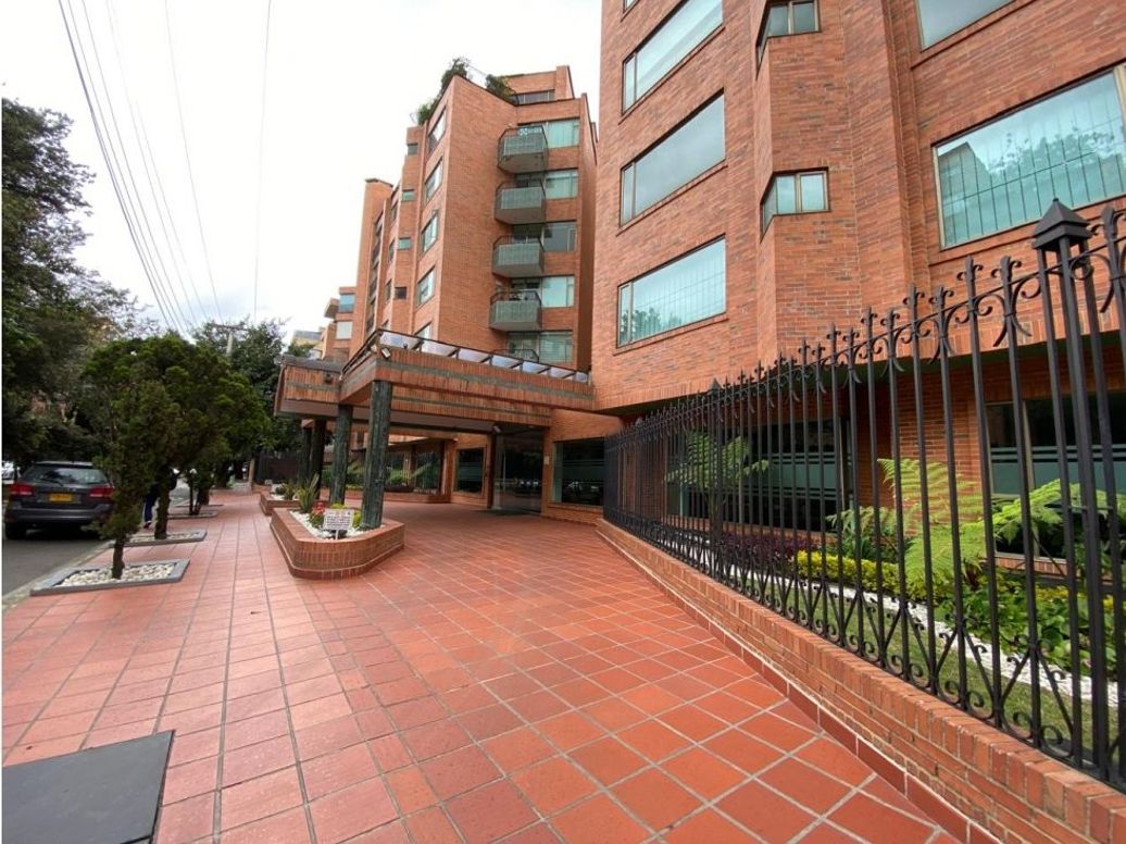 Apartamento de 4 alcobas en venta en La Carolina, Bogotá, 240 m² · foto 4 de 20