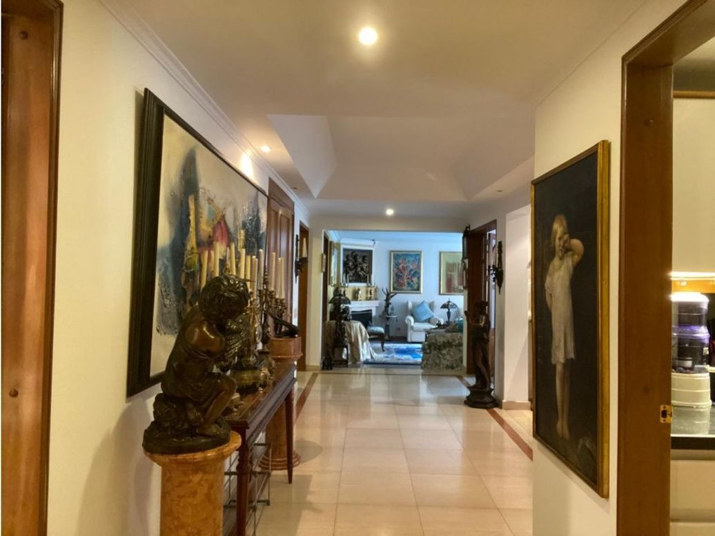 Apartamento de 4 alcobas en venta en La Carolina, Bogotá, 240 m² · foto 11 de 20