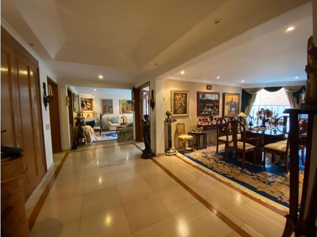 Apartamento de 4 alcobas en venta en La Carolina, Bogotá, 240 m² · foto 13 de 20