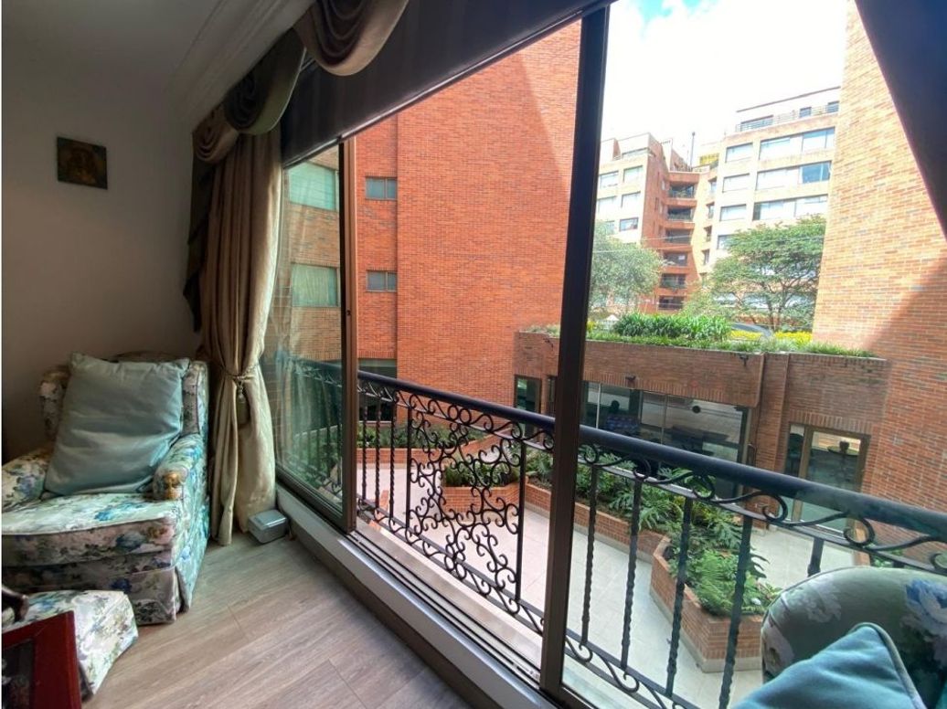 Apartamento de 4 alcobas en venta en La Carolina, Bogotá, 240 m² · foto 20 de 20