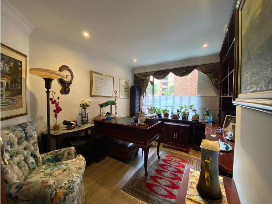 Apartamento de 4 alcobas en venta en La Carolina, Bogotá, 240 m² · foto 15 de 20