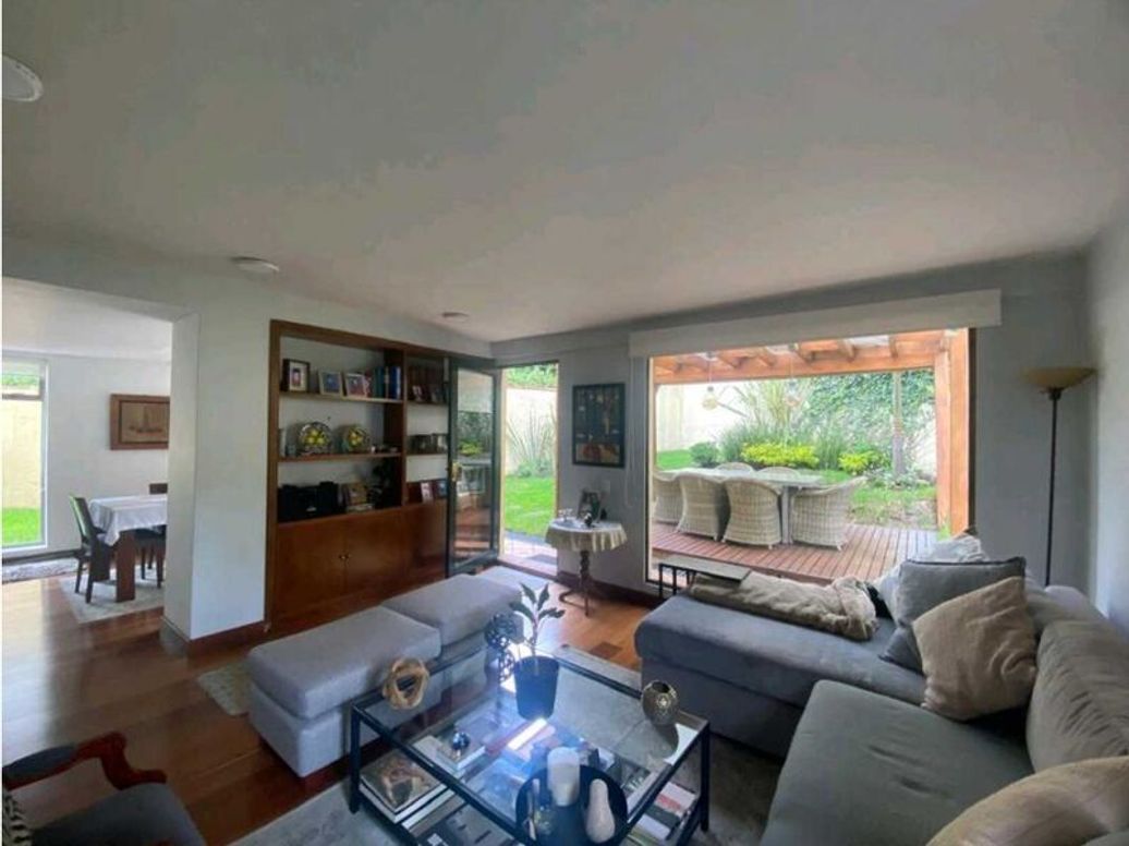 Casa de 4 alcobas en venta en Niza Suba, Bogotá, 208 m² · foto 2 de 20