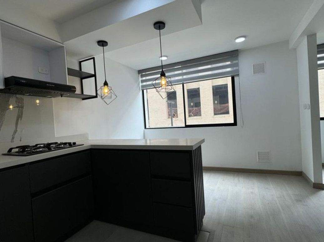 Apartamento de 1 alcoba en venta en El Plan, Bogotá, 35 m² · foto 3 de 15