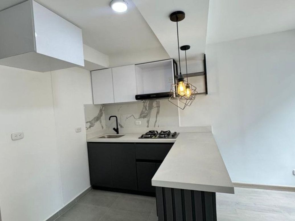 Apartamento de 1 alcoba en venta en El Plan, Bogotá, 35 m² · foto 5 de 15