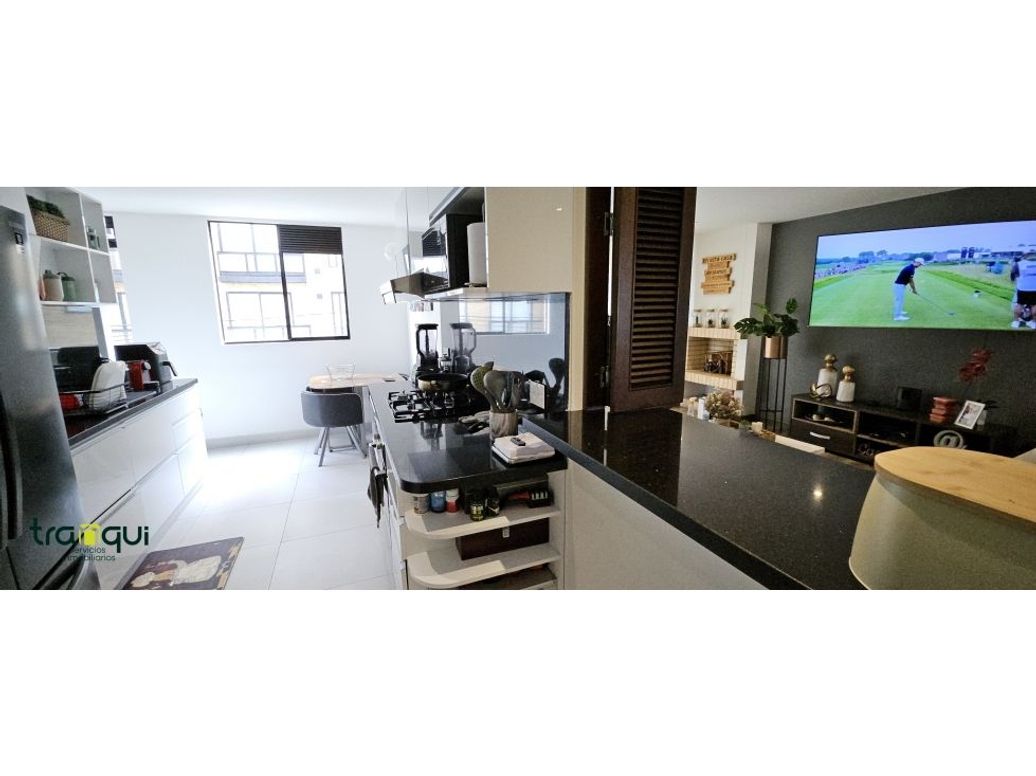Apartamento de 3 alcobas en venta en Bella Suiza, Bogotá, 118 m² · foto 3 de 15