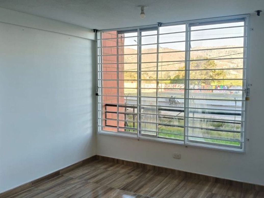 Apartamento de 3 alcobas en venta en La Picota, Bogotá, 51 m² · foto 4 de 10
