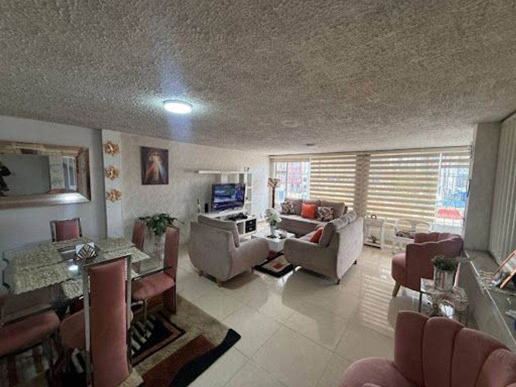 Casa de 5 alcobas en venta en Los Sauces, Bogotá, 414 m² · foto 9 de 20