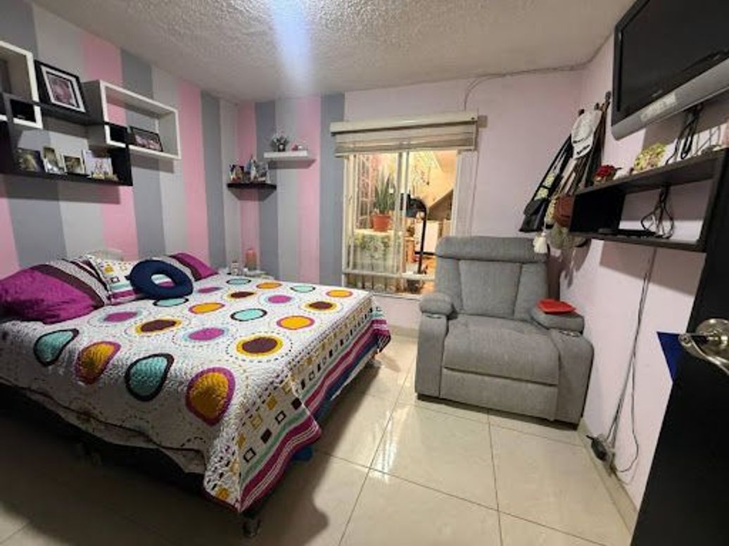 Casa de 5 alcobas en venta en Los Sauces, Bogotá, 414 m² · foto 19 de 20