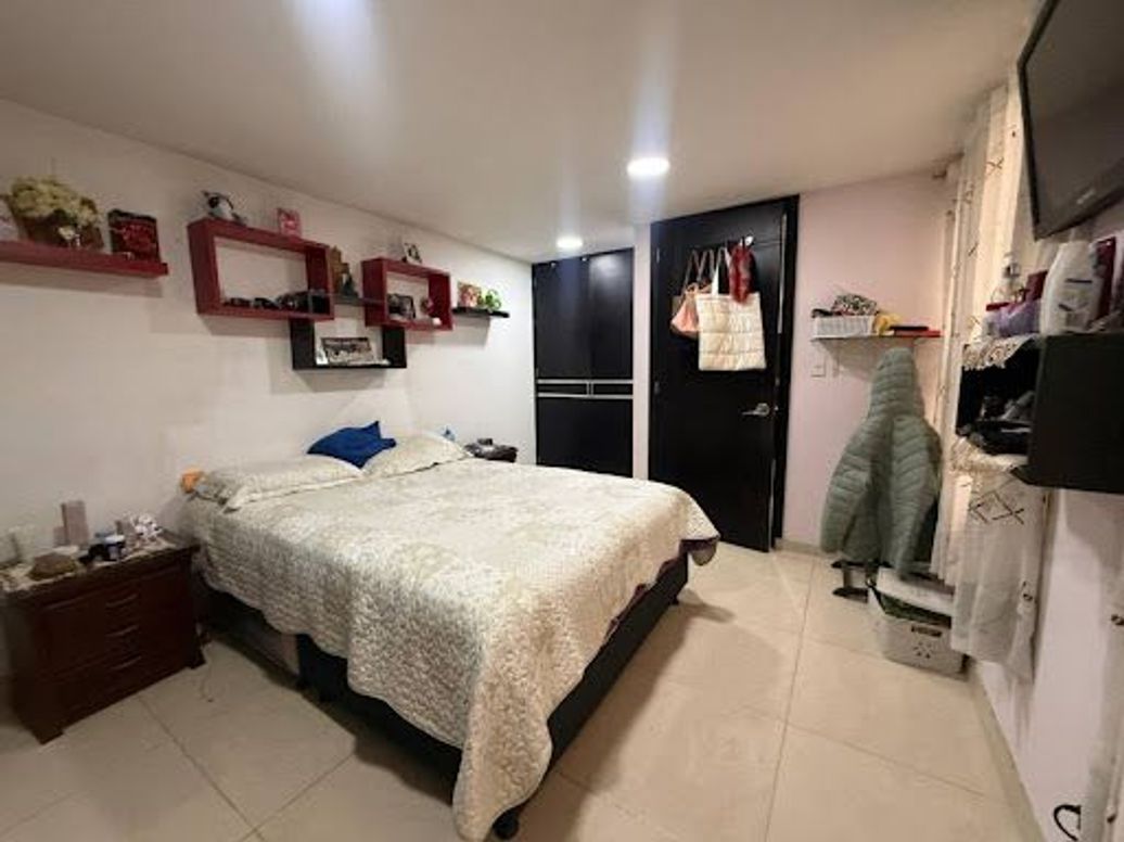 Casa de 5 alcobas en venta en Los Sauces, Bogotá, 414 m² · foto 15 de 20