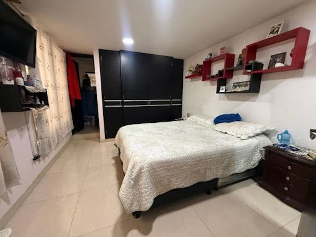 Casa de 5 alcobas en venta en Los Sauces, Bogotá, 414 m² · foto 14 de 20
