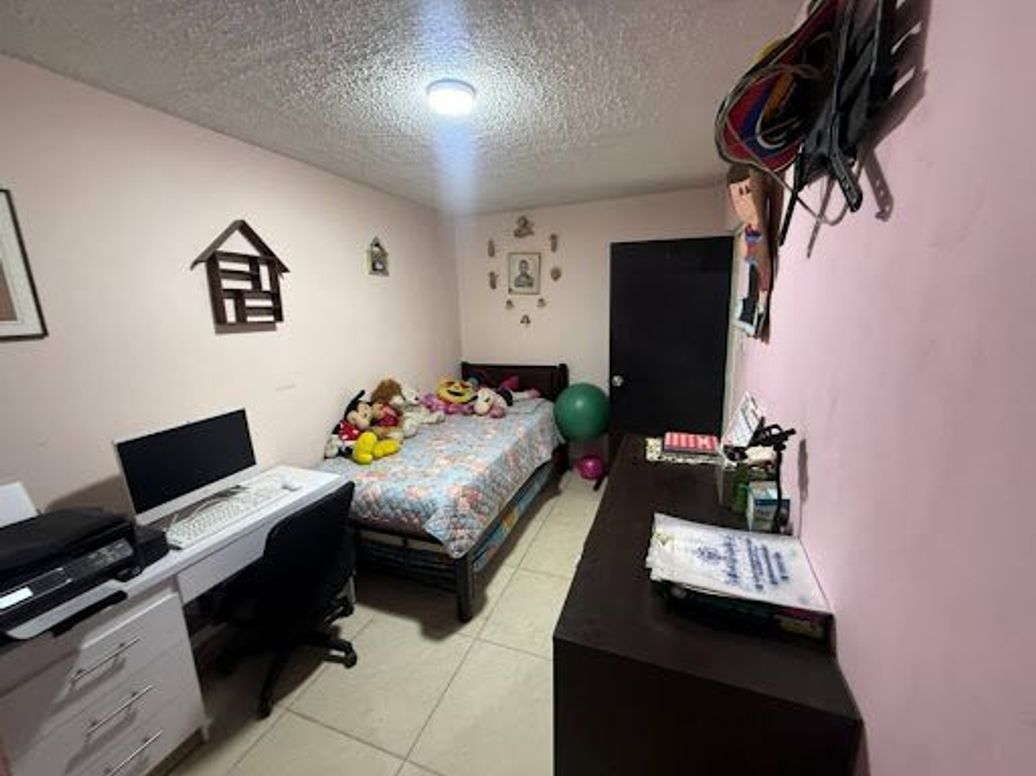 Casa de 5 alcobas en venta en Los Sauces, Bogotá, 414 m² · foto 16 de 20