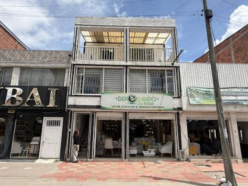 Casa de 5 alcobas en venta en Los Sauces, Bogotá, 414 m² · foto 2 de 20
