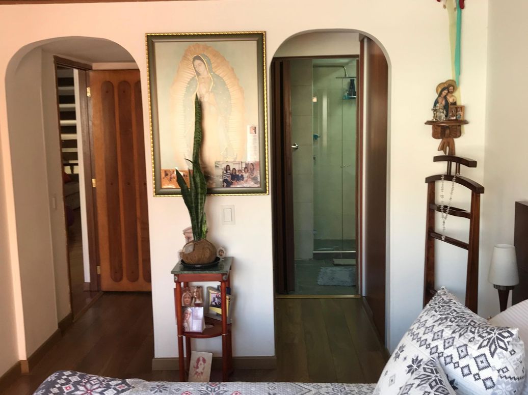 Casa de 5 alcobas en venta en Cedro Narvaez, Bogotá, 220 m² · foto 11 de 20