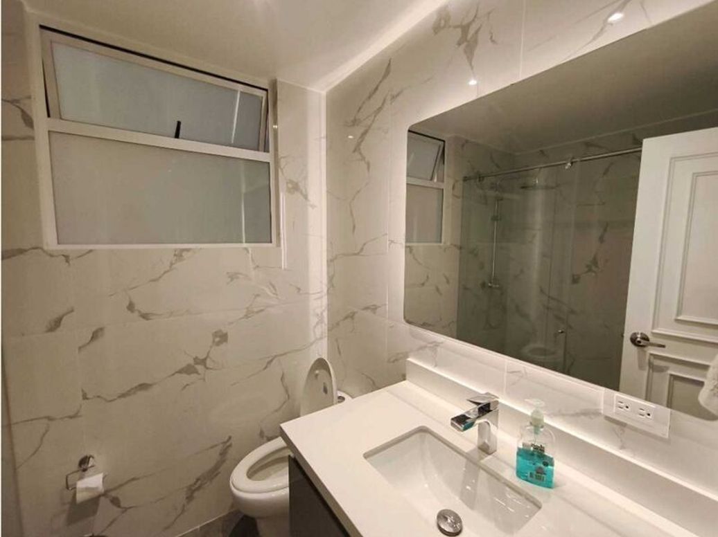 Apartamento de 3 alcobas en venta en Santa Barbara Central, Bogotá, 176 m² · foto 19 de 20