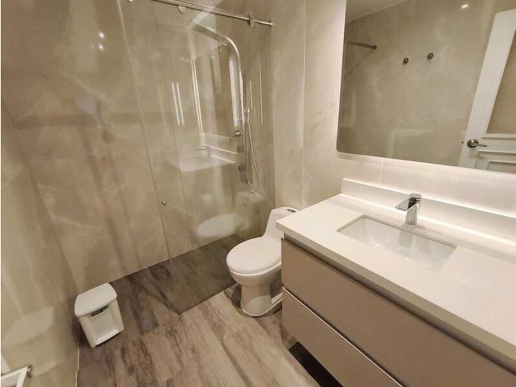 Apartamento de 3 alcobas en venta en Santa Barbara Central, Bogotá, 176 m² · foto 18 de 20
