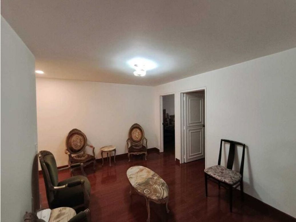 Apartamento de 3 alcobas en venta en Santa Barbara Central, Bogotá, 176 m² · foto 9 de 20