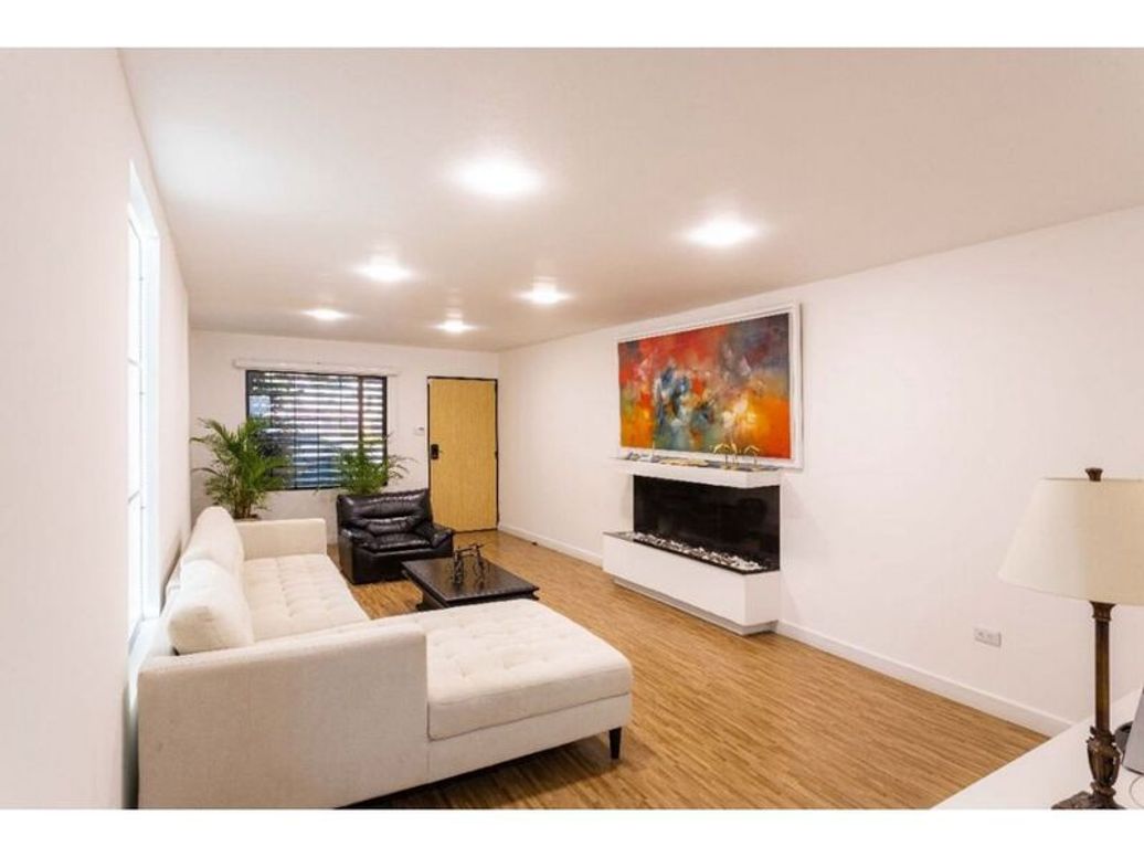 Casa de 3 alcobas en venta en Caobos Salazar, Bogotá, 224 m² · foto 2 de 20
