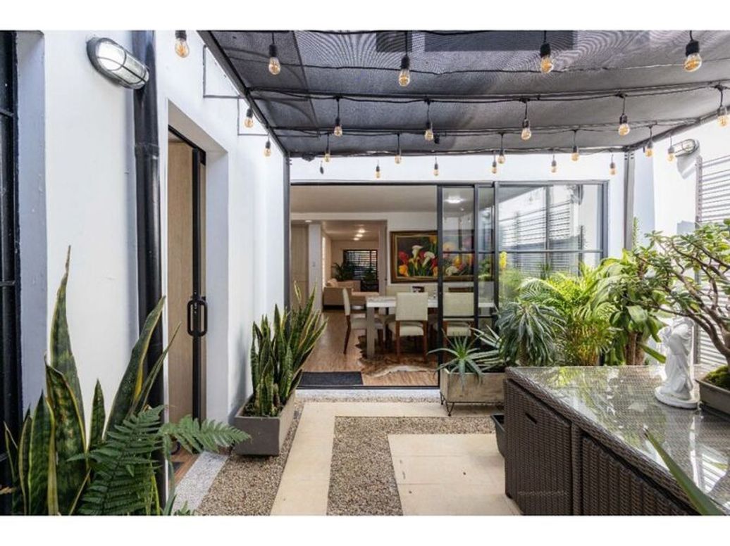 Casa de 3 alcobas en venta en Caobos Salazar, Bogotá, 224 m² · foto 7 de 20