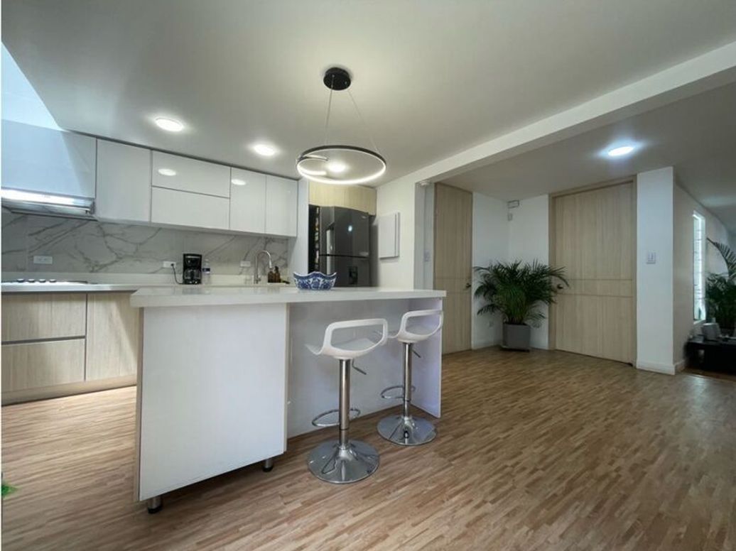 Casa de 3 alcobas en venta en Caobos Salazar, Bogotá, 224 m² · foto 17 de 20