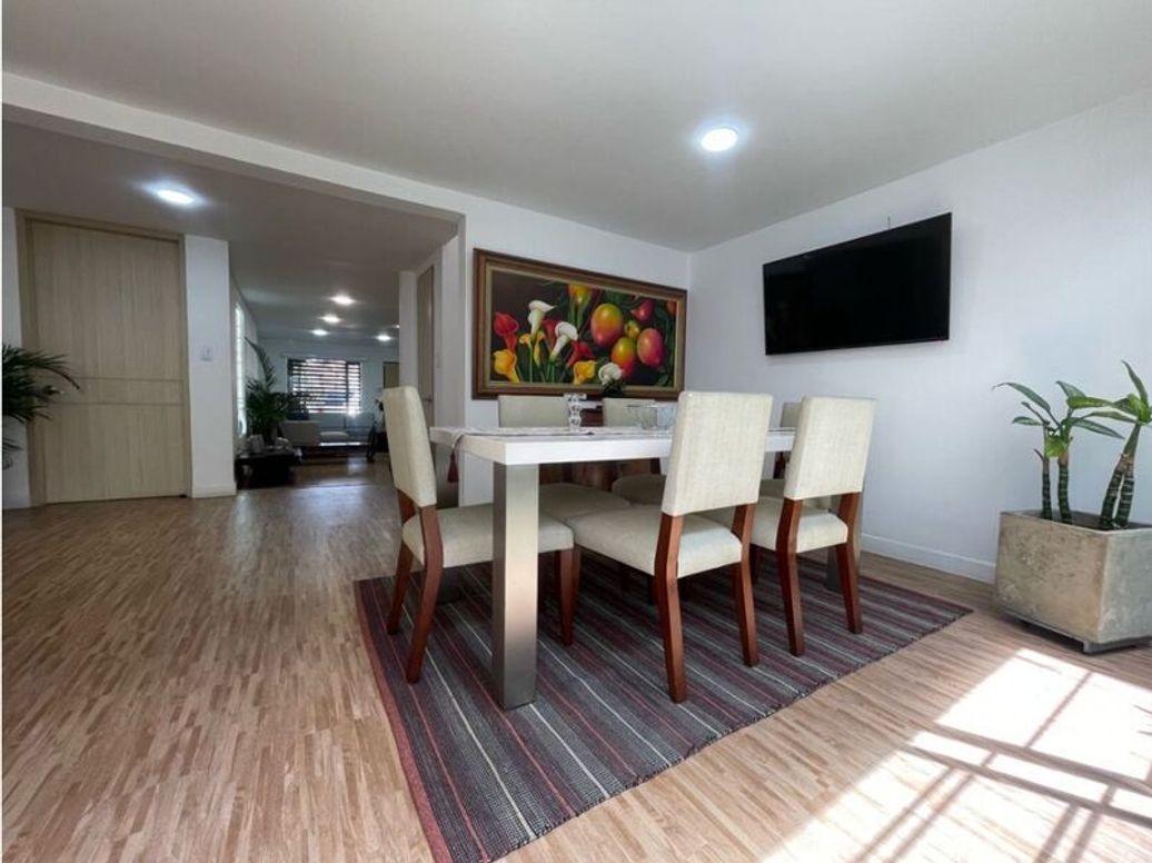Casa de 3 alcobas en venta en Caobos Salazar, Bogotá, 224 m² · foto 18 de 20