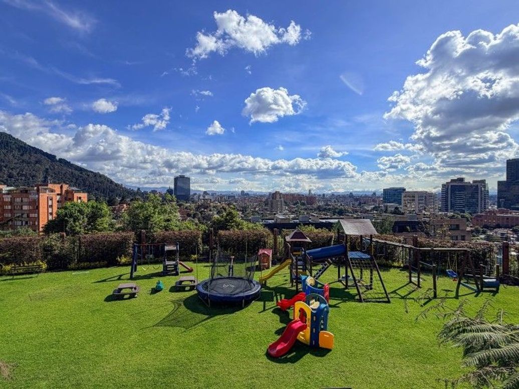 Apartamento de 4 alcobas en venta en Cerros De Santa Barbara, Bogotá, 400 m² · foto 6 de 20